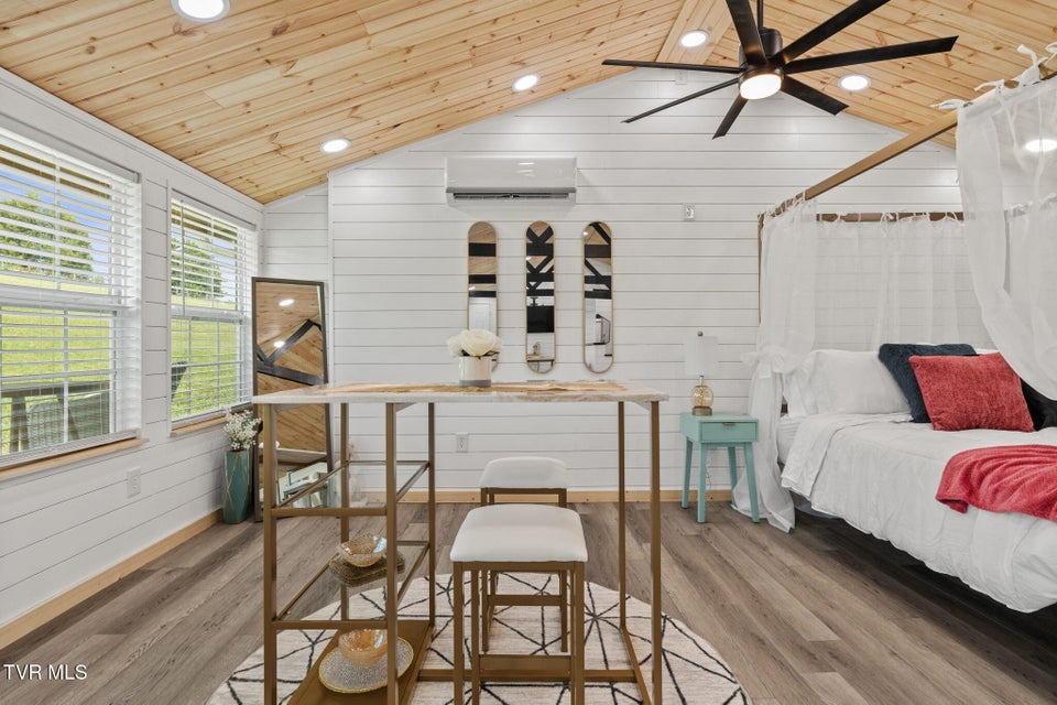 Photo #89: 3220 Knob Creek Road