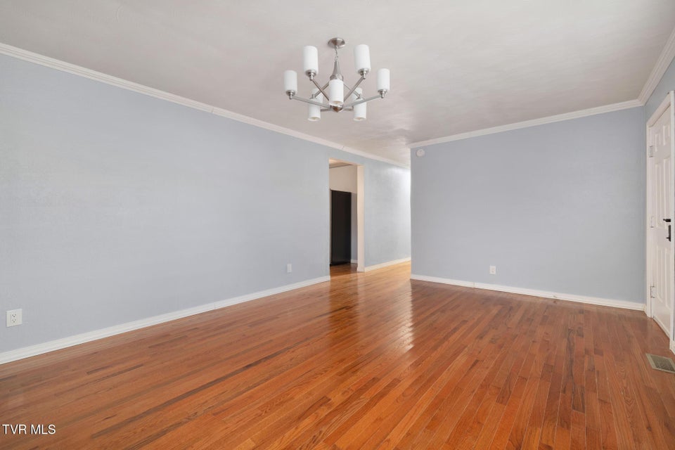 Photo #7: 118 Hilbert Circle