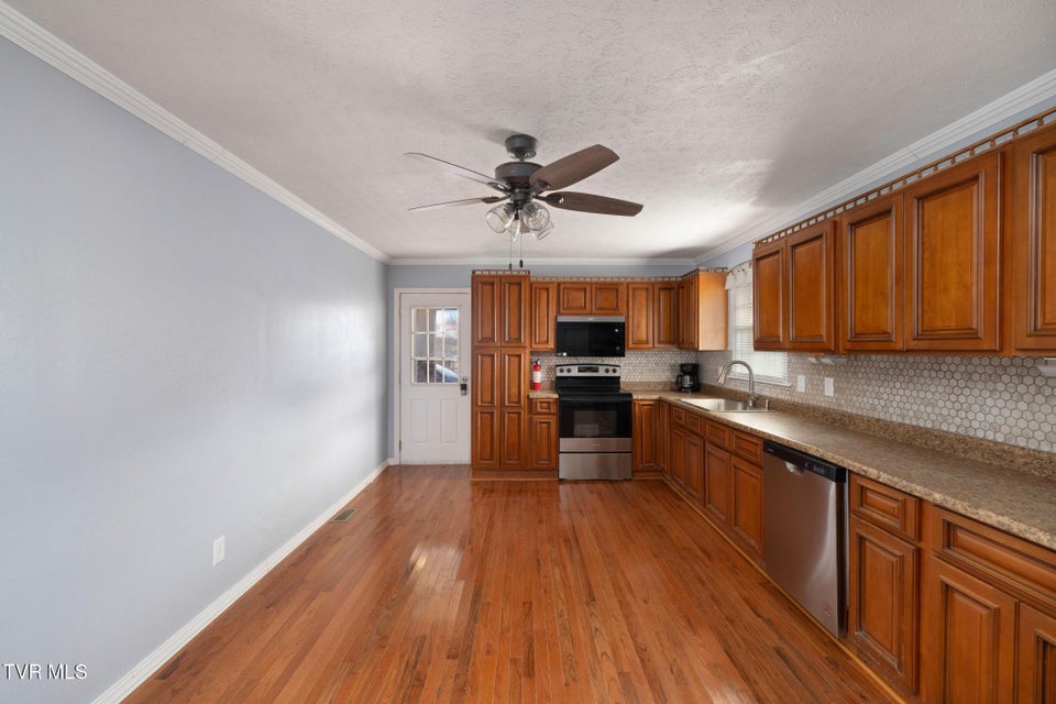 Photo #9: 118 Hilbert Circle