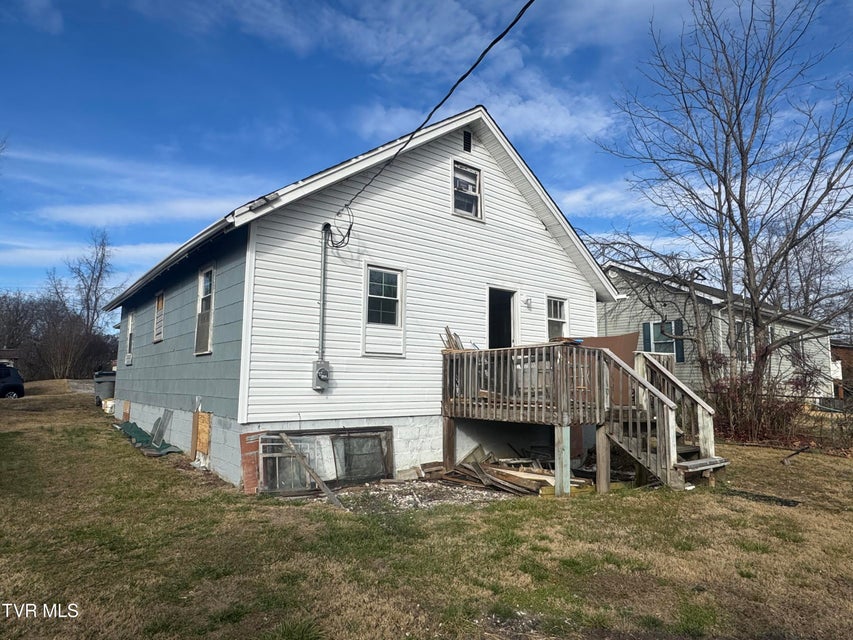 Photo #3: 108 Lakeview Street