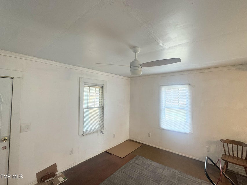 Photo #6: 108 Lakeview Street