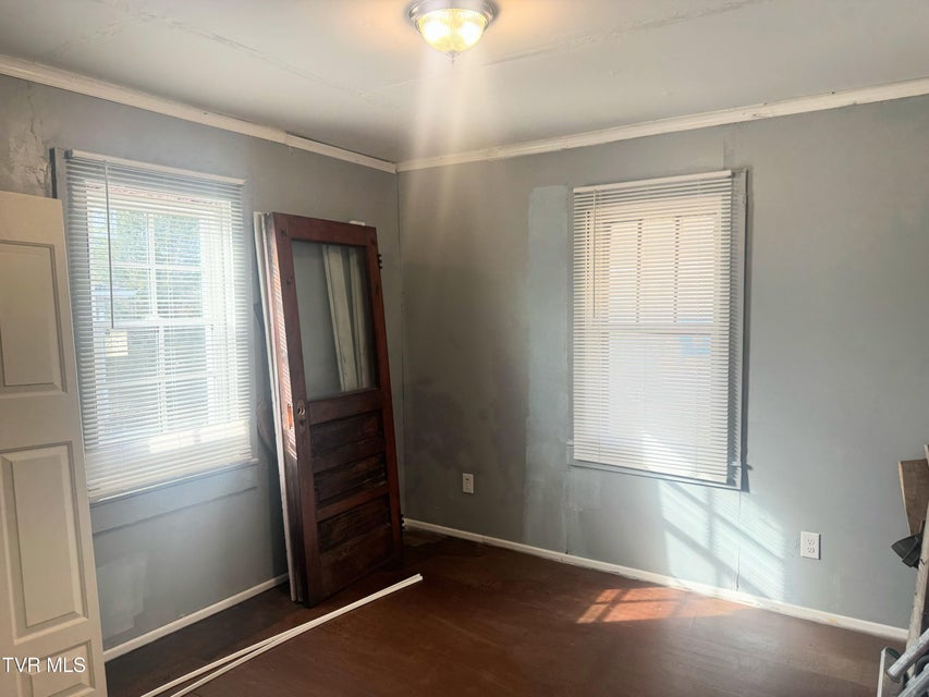 Photo #11: 108 Lakeview Street