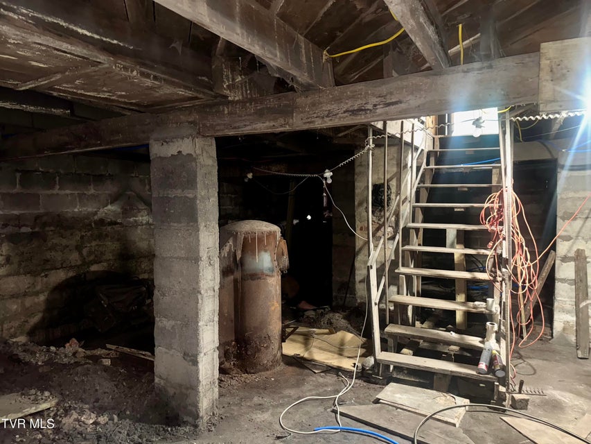 Photo #16: 108 Lakeview Street