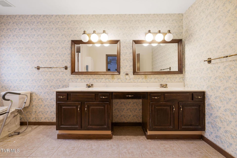 Photo #16: 2129 Welch Road