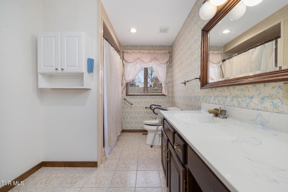 Photo #17: 2129 Welch Road