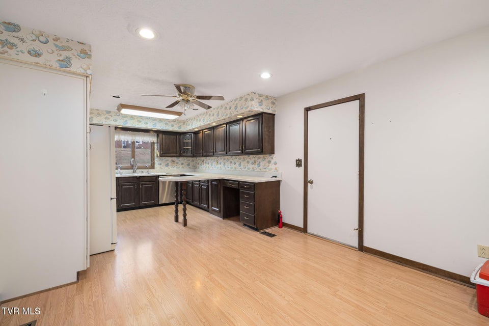 Photo #10: 2129 Welch Road