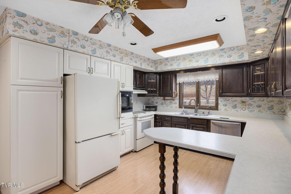 Photo #12: 2129 Welch Road