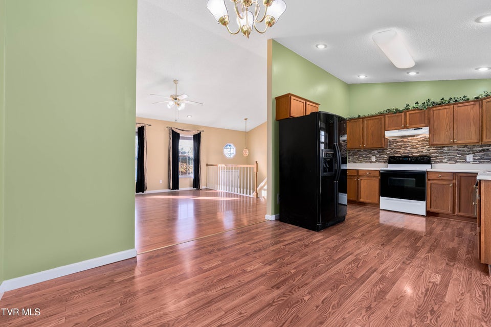 Photo #11: 115 Maple Ridge Drive