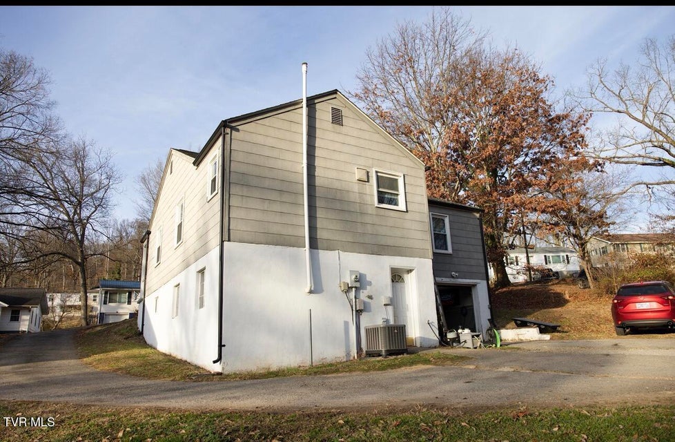 Photo #24: 322 Walker Street