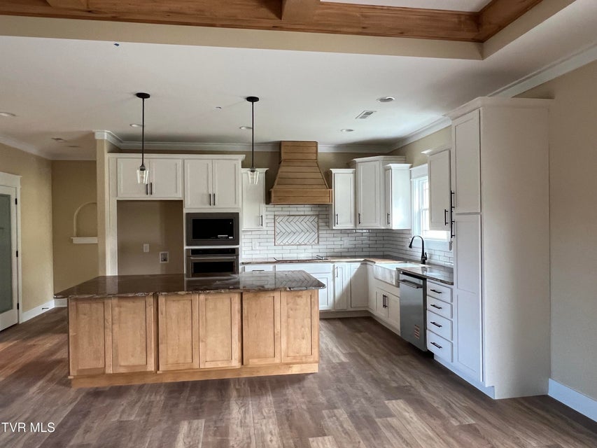 Photo #4: 500 Middays Rest