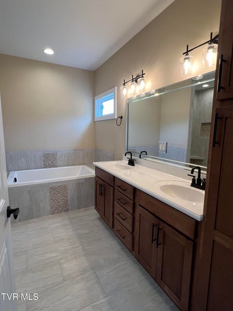 Photo #6: 518 Middays Rest