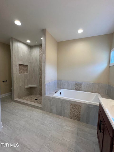 Photo #7: 518 Middays Rest