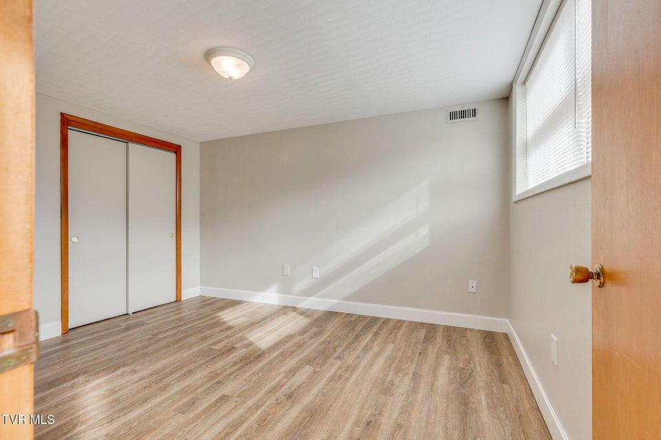 Photo #21: 1423 Lakeside Lane