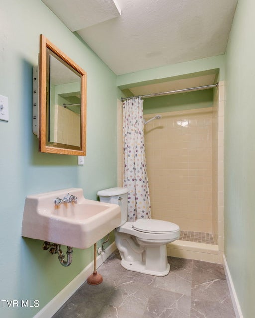 Photo #24: 1423 Lakeside Lane