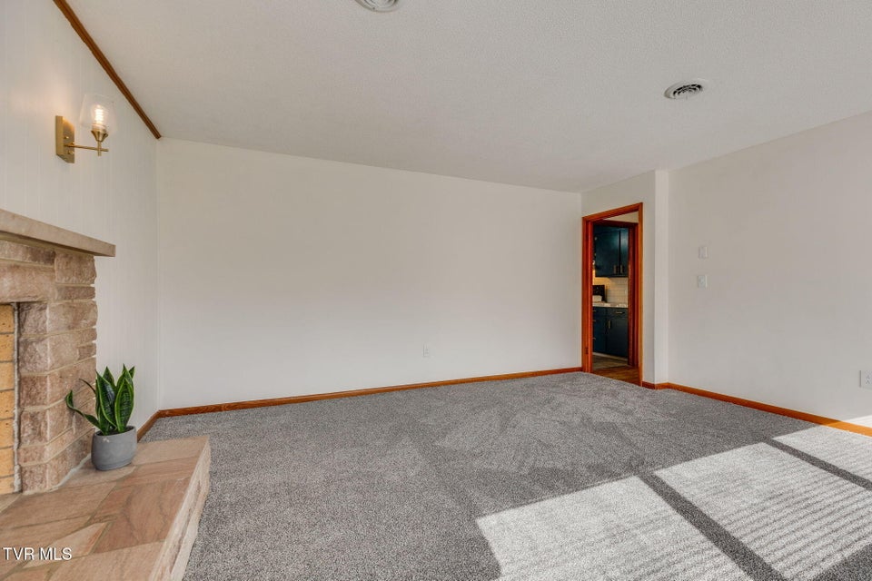 Photo #7: 1423 Lakeside Lane