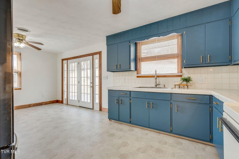 Photo #11: 1423 Lakeside Lane