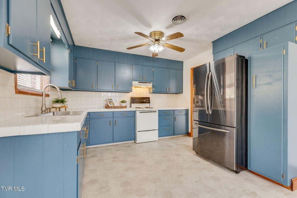 Photo #12: 1423 Lakeside Lane