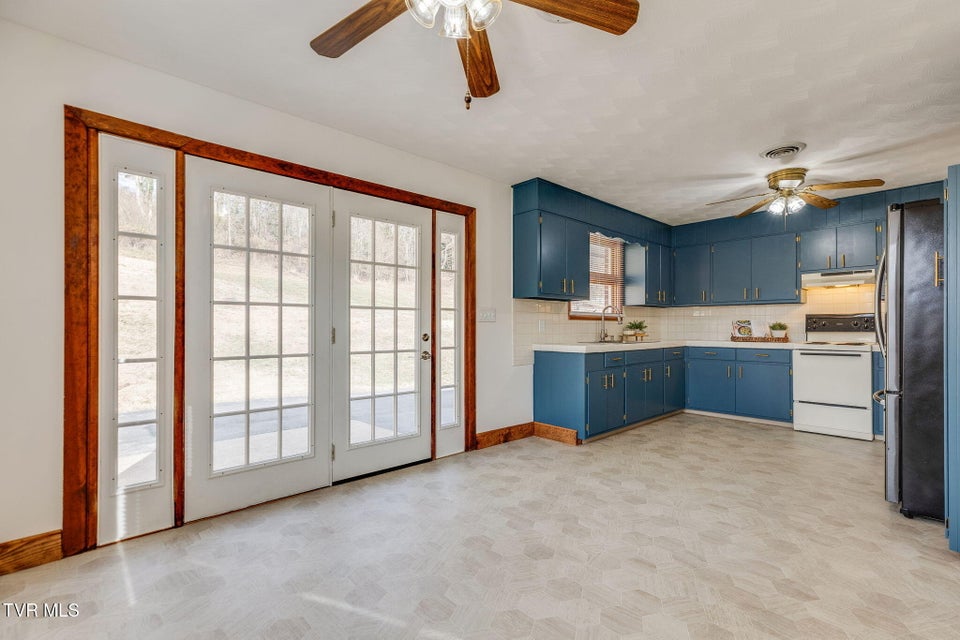 Photo #15: 1423 Lakeside Lane