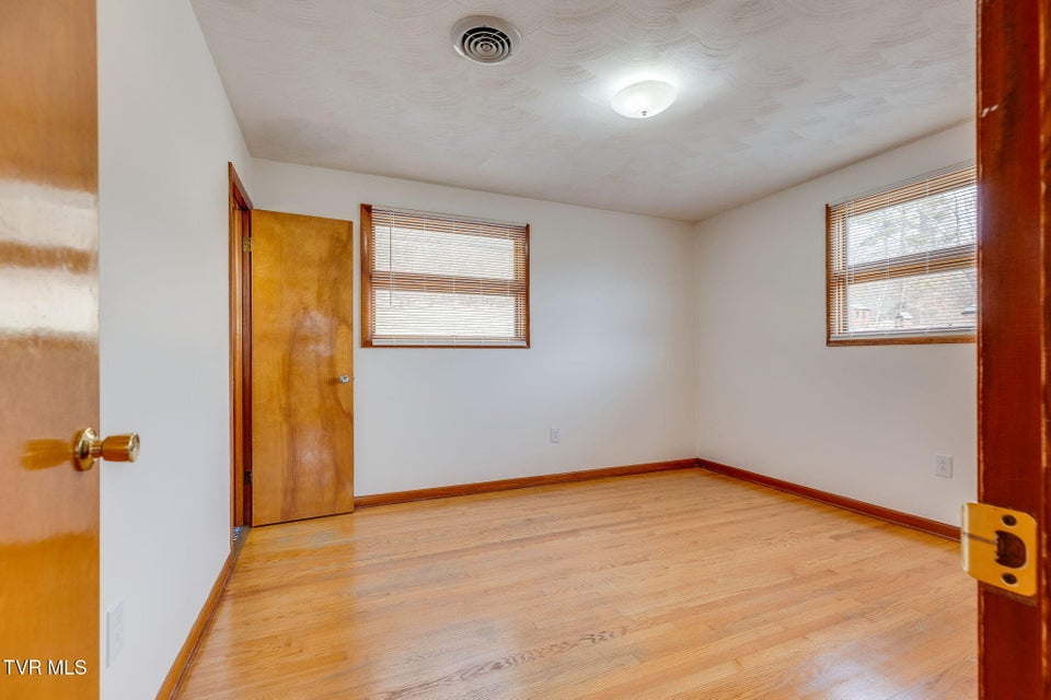 Photo #25: 1423 Lakeside Lane