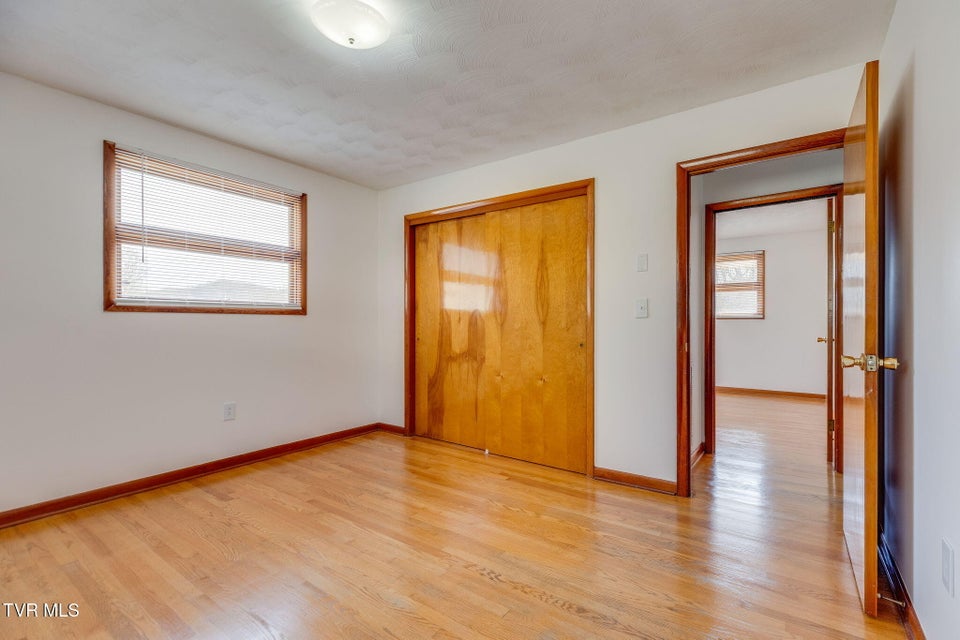 Photo #26: 1423 Lakeside Lane