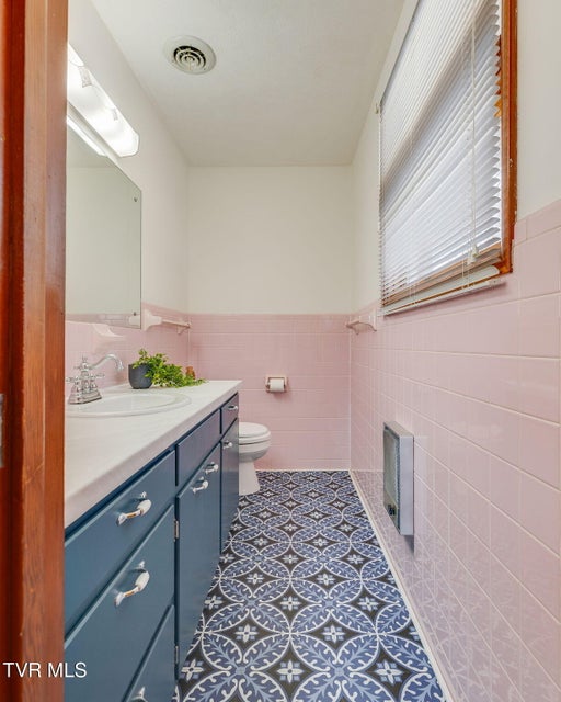 Photo #28: 1423 Lakeside Lane