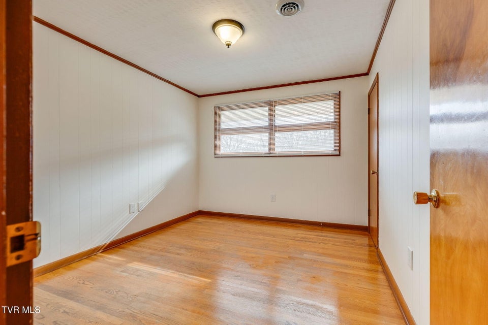 Photo #32: 1423 Lakeside Lane