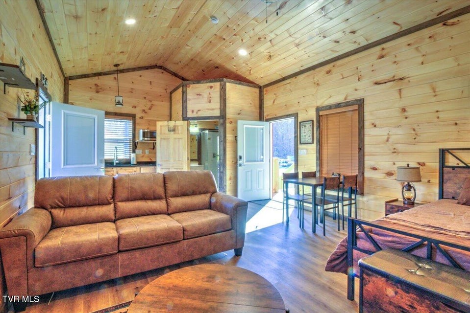 Photo #11: 181 Tn-32 Highway