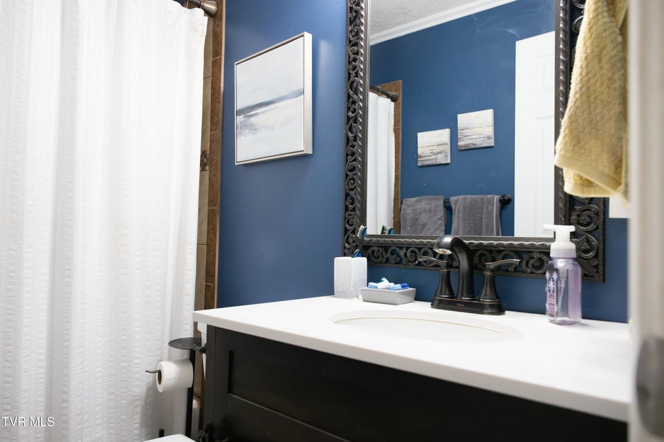 Photo #13: 322 Walker Street