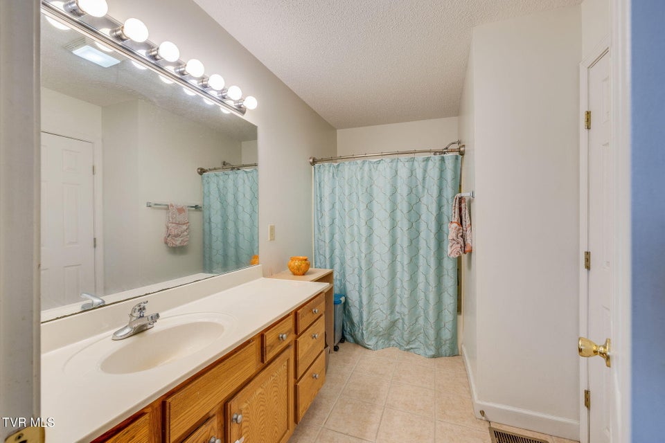 Photo #16: 468 Old Embreeville Road