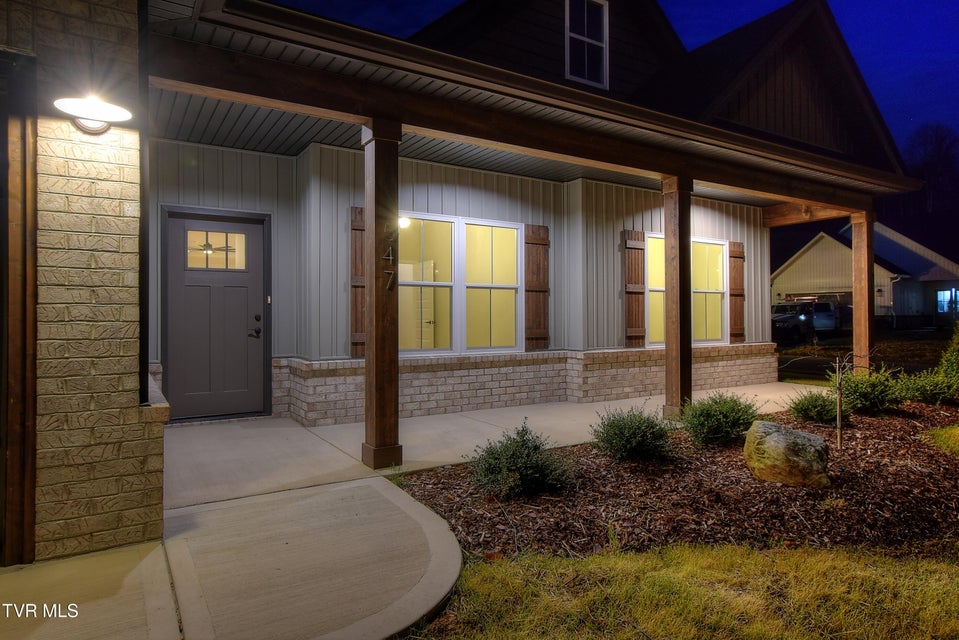 Photo #3: 547 Catalina Court