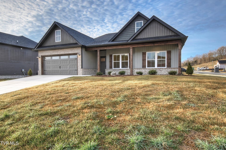 Photo #4: 547 Catalina Court