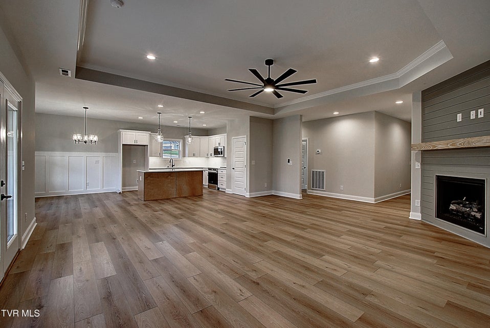 Photo #9: 547 Catalina Court