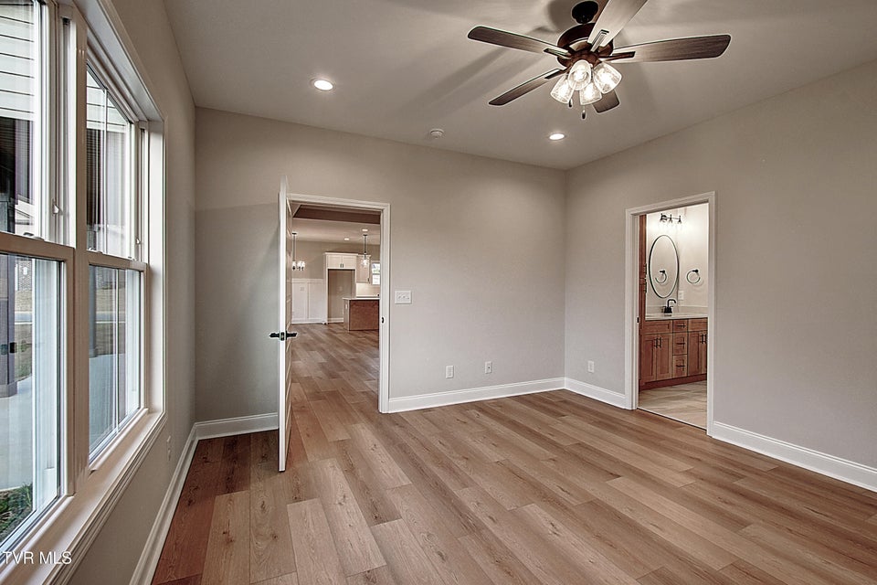 Photo #16: 547 Catalina Court