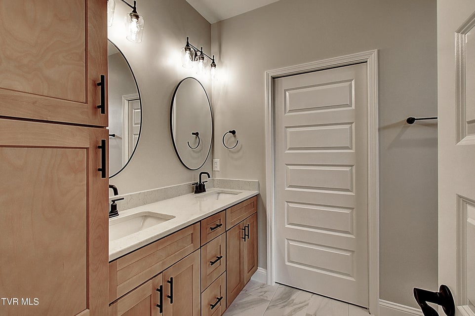 Photo #17: 547 Catalina Court