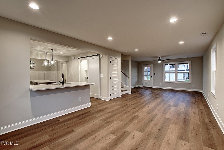 Photo #9: 543 Catalina Court