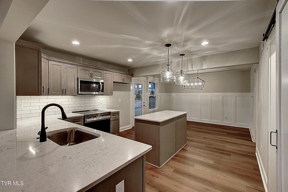 Photo #10: 543 Catalina Court