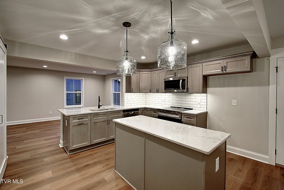 Photo #11: 543 Catalina Court