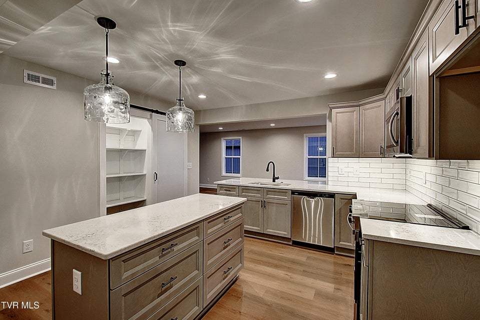 Photo #12: 543 Catalina Court