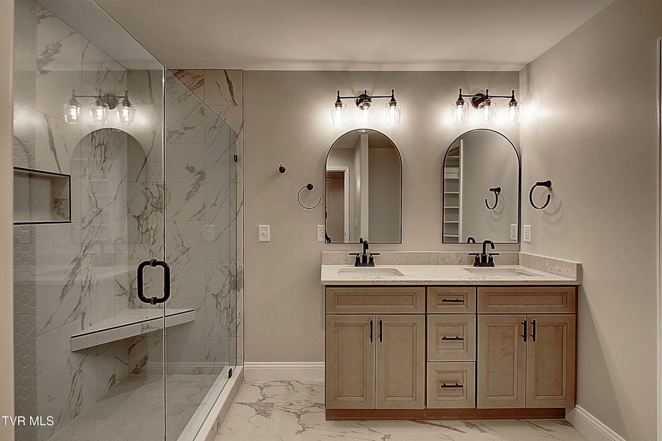 Photo #18: 543 Catalina Court