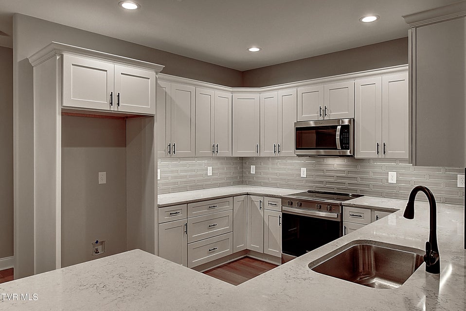 Photo #10: 539 Catalina Court