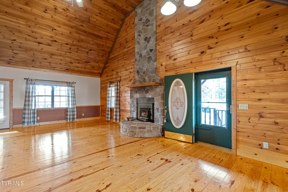 Photo #31: 662 Lower Bogard Road