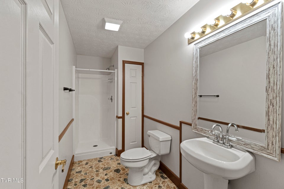 Photo #37: 662 Lower Bogard Road