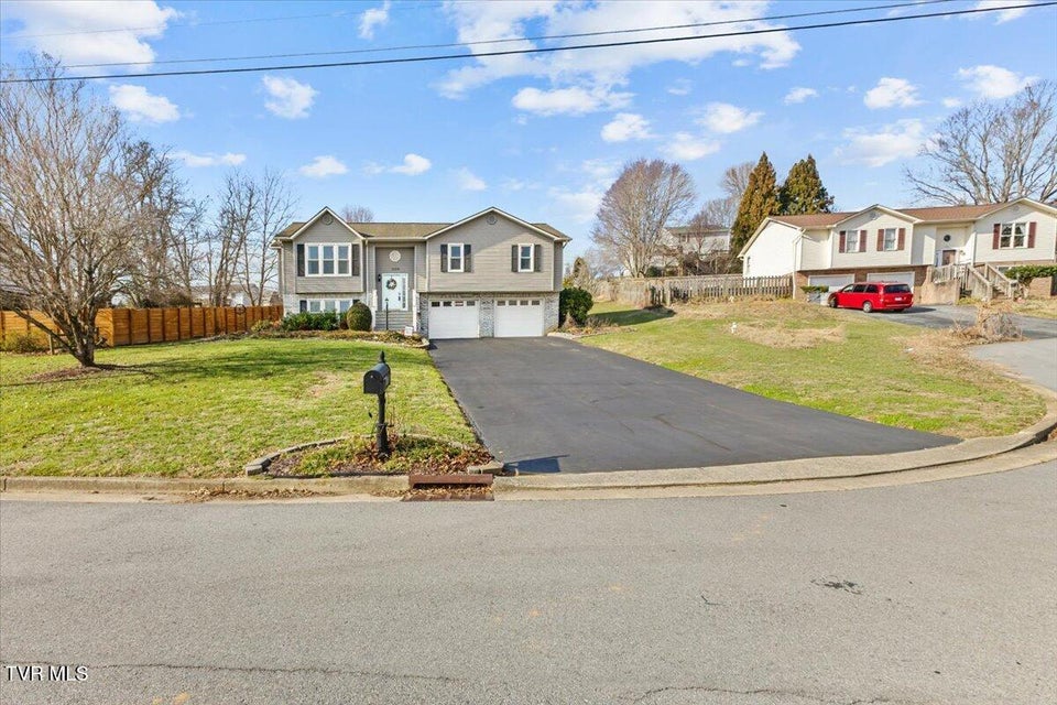 Photo #4: 1109 Windsor Lane