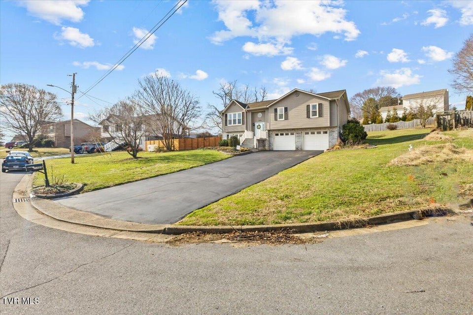 Photo #5: 1109 Windsor Lane