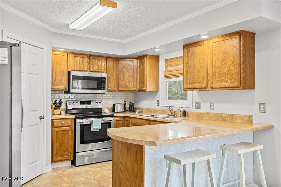 Photo #15: 1109 Windsor Lane