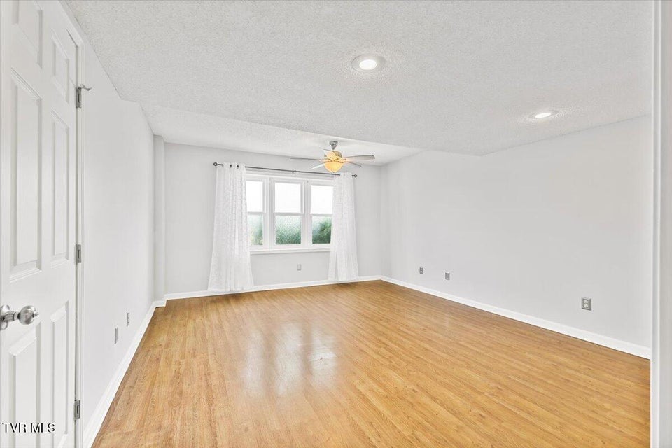 Photo #28: 1109 Windsor Lane