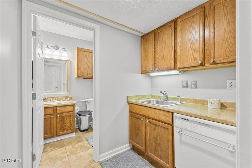 Photo #31: 1109 Windsor Lane