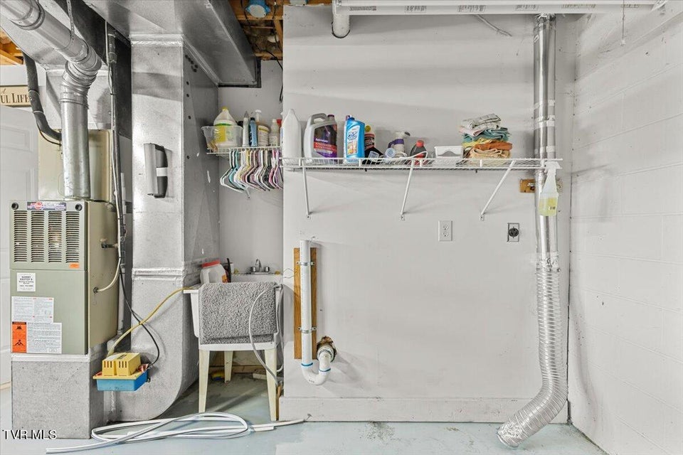 Photo #37: 1109 Windsor Lane