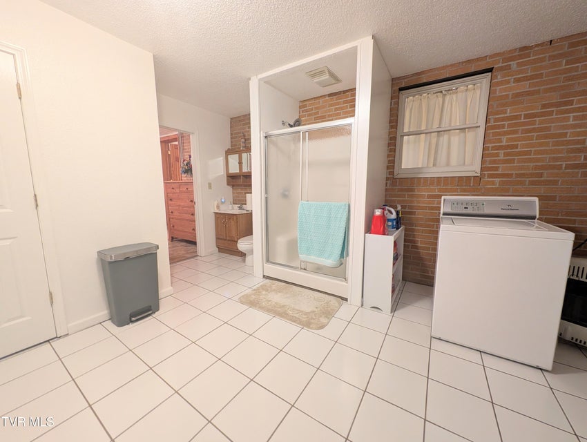 Photo #33: 118 Turner Road