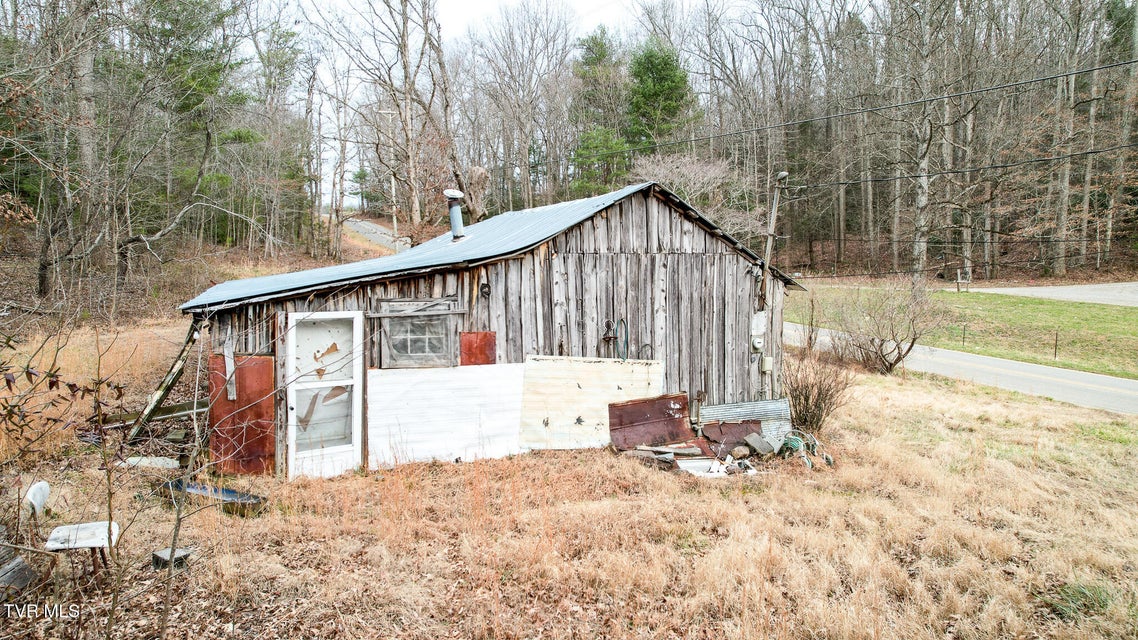 Photo #8: 7105 Greystone Rd 